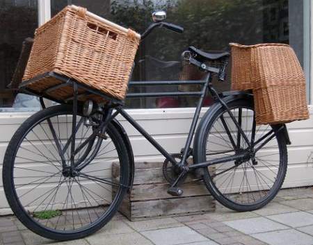 Transportfiets met mand