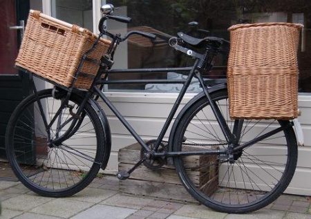 Transportfiets met mand