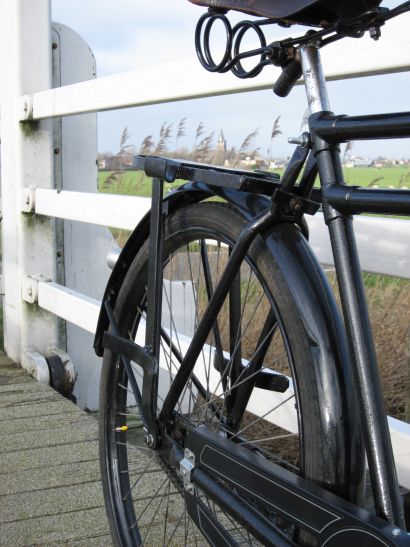 Transportfiets met melkbushouder