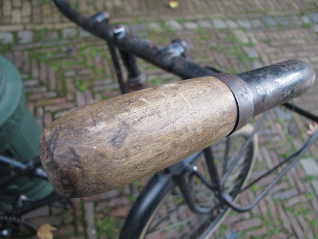 Poging interval Paar Nieuwe houten handvatten – transportfiets.net